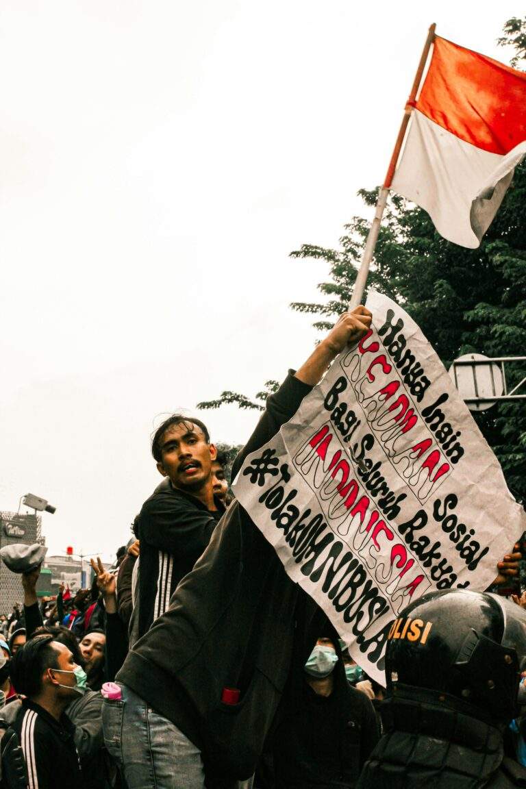 Makna Keadilan Sosial Bagi Seluruh Rakyat Indonesia