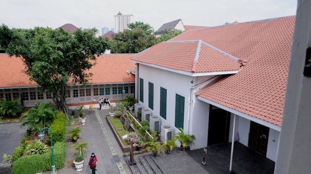 Pendidikan Indonesia: Antara Fasilitas dan Pengembangan Sumber Daya Manusia