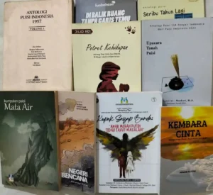 Aku dan Kumpulan Puisi